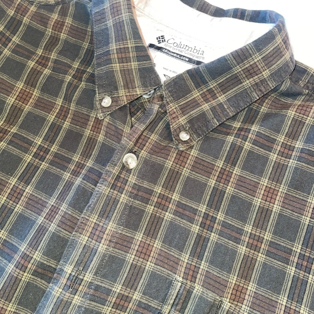 Columbia Casual Button Down Shirt Green and Brown‎